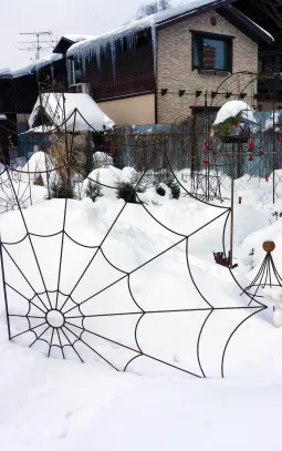 Приставная садовая решетка "Макабр"